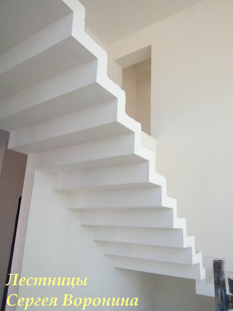 Лестница для дома в Истре на второй этаж - такое бетонное основание мы ей изготовили. Сергей Воронин, 2018