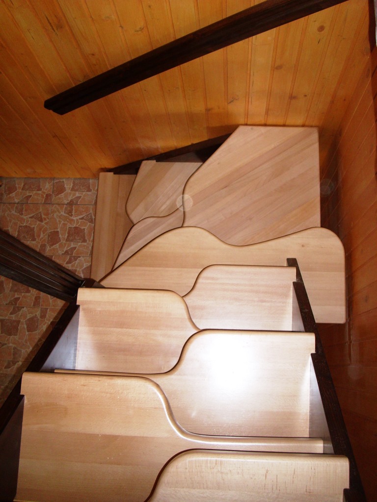 Лестница на второй этаж Гусиный шаг