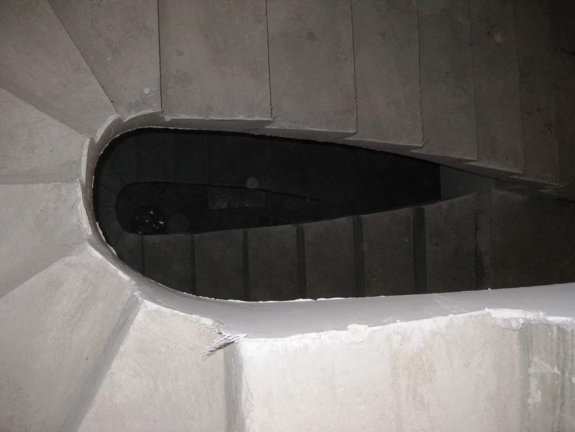 Лестница из бетона на третий этаж вид сверху на все этажи