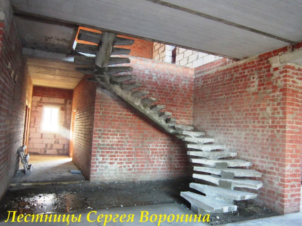 Лестница на 2й этаж дома бетонная, 2020 год, мастер Сергей Воронин, Воронеж