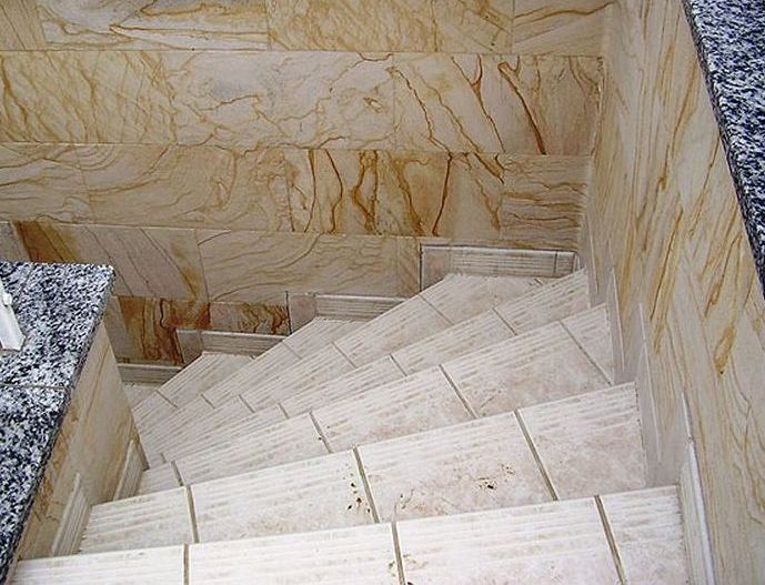 Лестницы в гибком камне - отделка лестниц гибким камнем