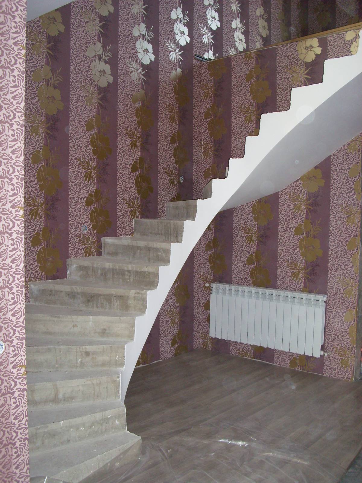 Воронеж. Изготовление лестницы второго этажа дома бетонной