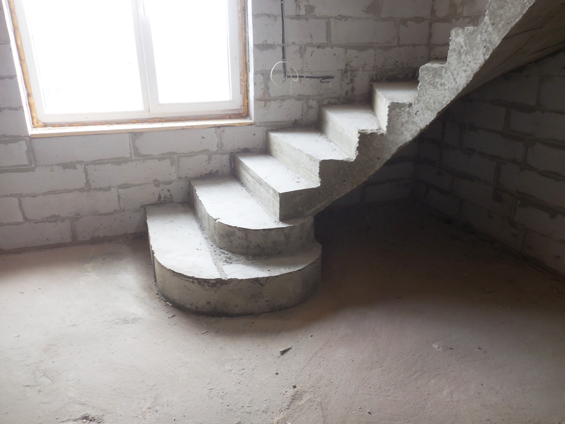 В итоге в посёлке Верхний Мамон Воронежской области получится Кованая бетонная винтовая лестница на второй этаж дома